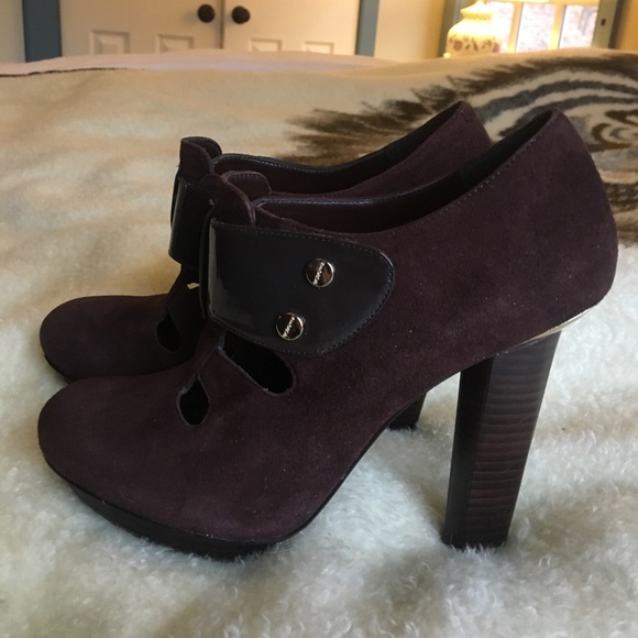 Incredible BCBGirls suede platform booties! - Picture 2 of 8